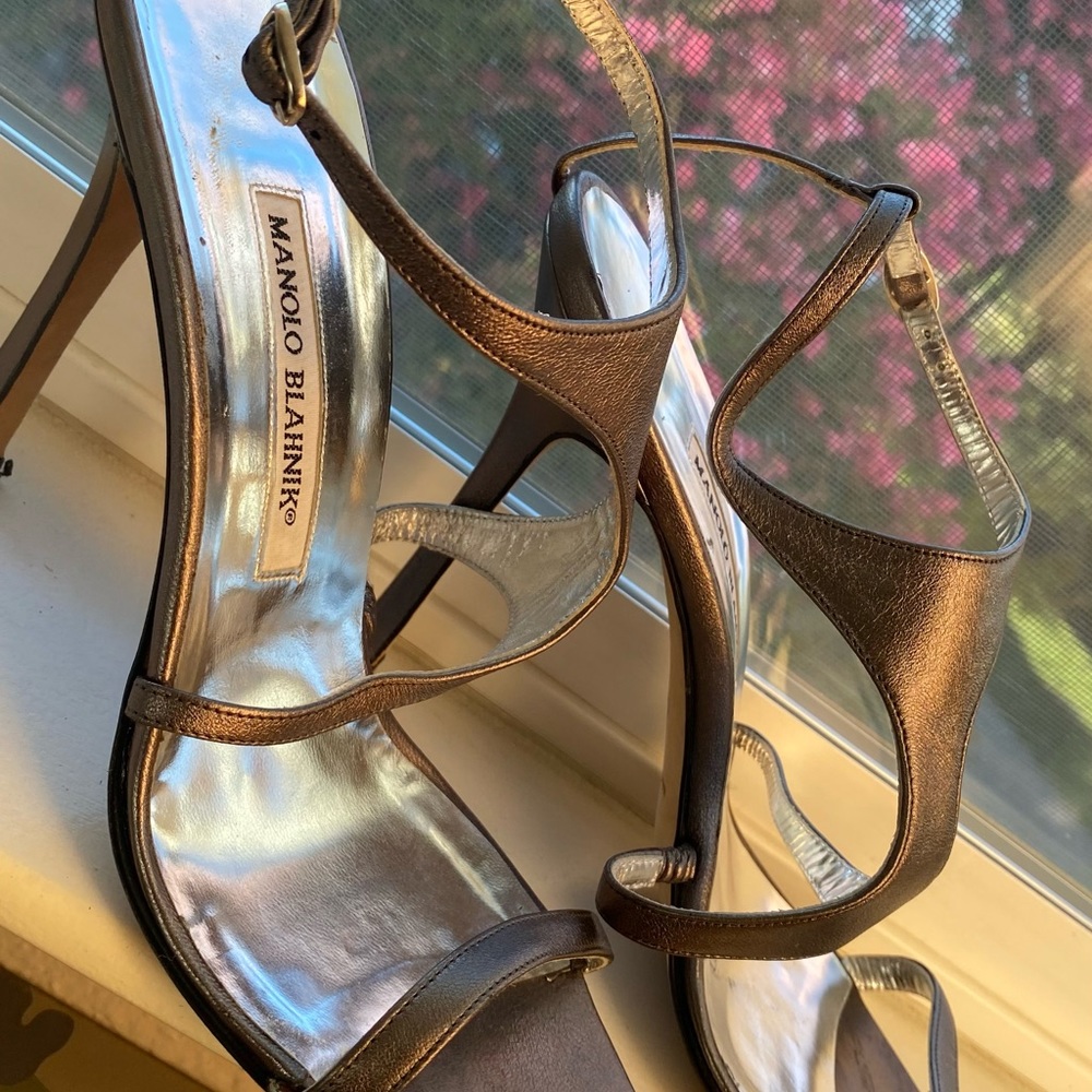 Sexy Manolo Blahnik Pewter T-Strap Heels